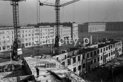 Widok od strony Os. Uroczego w stronę Osiedla Zielonego(na wprost) oraz Os. Górali(po lewej). Druga połowa lat 50. XXw.

fot. Henryk Makarewicz/idealcity.pl


Dofinansowano z Regionalnego Programu Operacyjnego Województwa Małopolskiego na lata 2014-2020

Dofinansowano ze środków Ministra Kultury i Dziedzictwa Narodowego