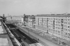 Widok z osiedla A-31 (Centrum A) w kierunku budynków mieszkalnych na osiedlu B-31 (Centrum B) na alei Lenina (obecnie alei Solidarności), w tle widoczny Plac Centralny oraz osiedle D-31 (Centrum D), l.50.XX w.

fot. Henryk Makarewicz/idealcity.pl

Dofinansowano z Regionalnego Programu Operacyjnego Województwa Małopolskiego na lata 2014-2020

Dofinansowano ze środków Ministra Kultury i Dziedzictwa Narodowego